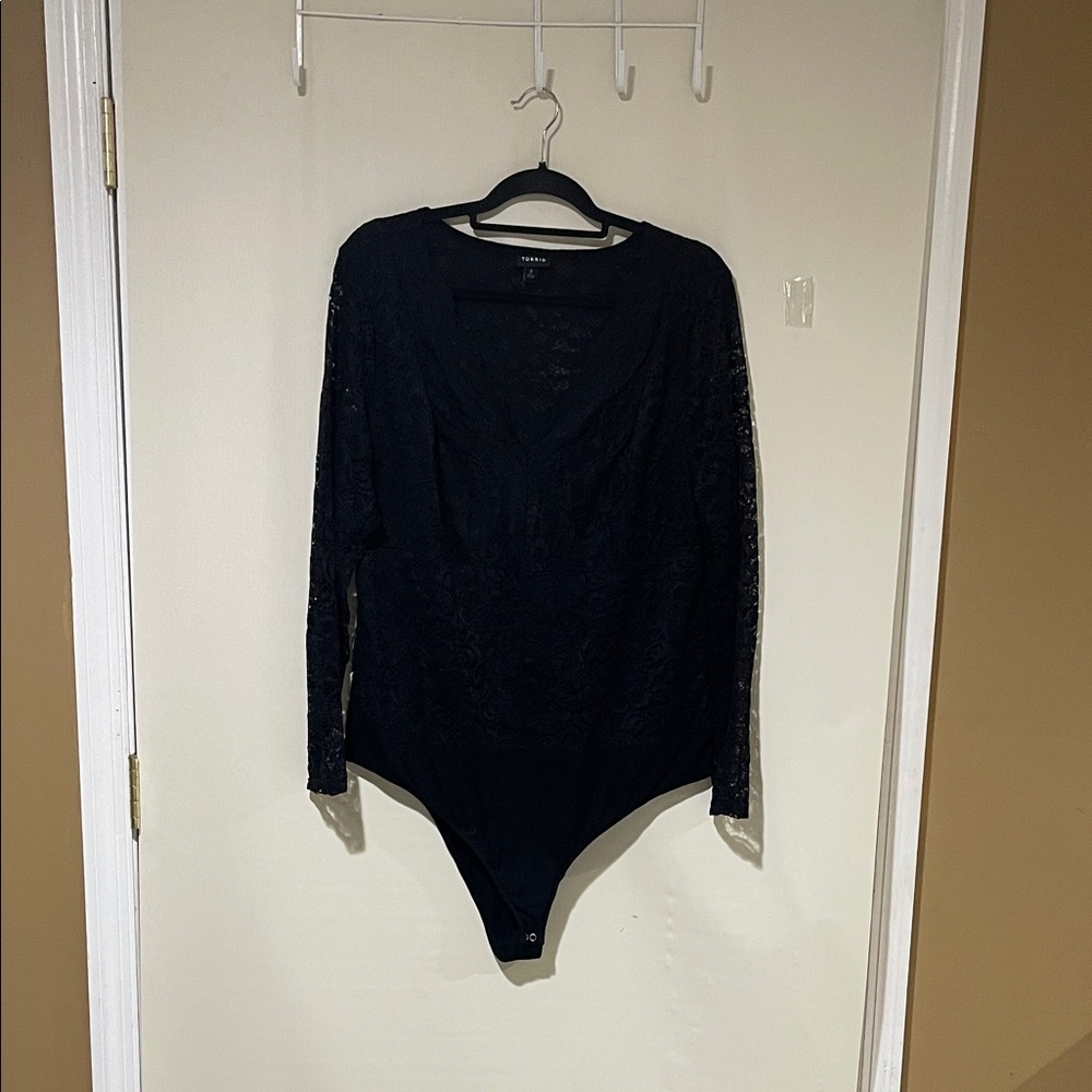 Torrid Black Lace Long Sleeve, V-Neck Bodysuit Size 2 Like New Condition